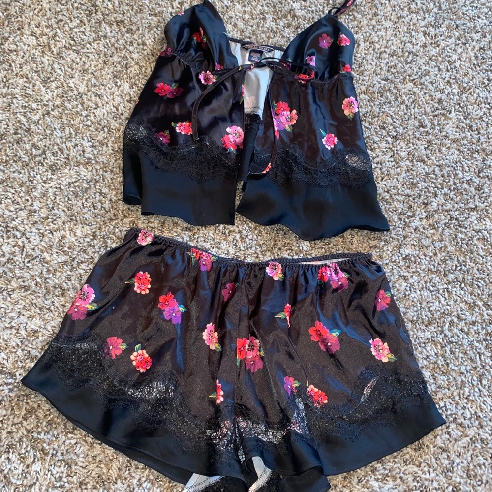 Victoria’s Secret sleep set